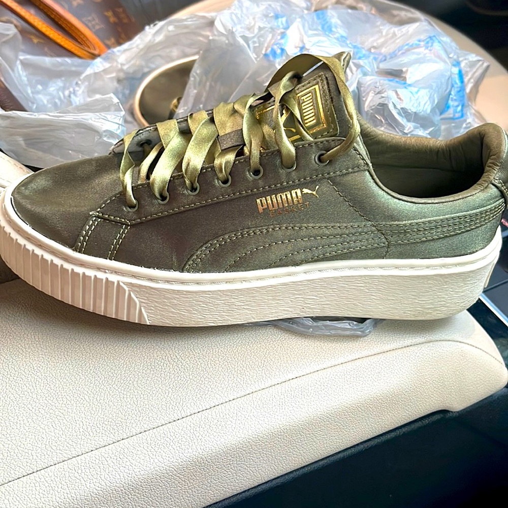 🇬🇧 Puma shoes
🇬🇧 Puma shoes